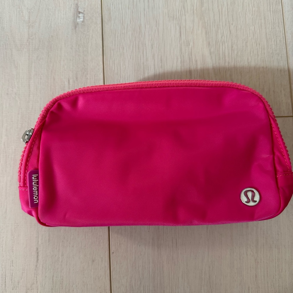 Lululemon Everywhere Belt Bag